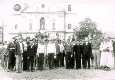1967r. Młodzież z Kosynia w Kalwarii Zebrzydowskiej 