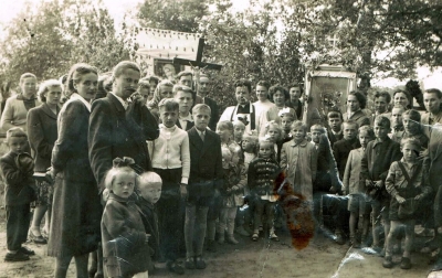 Procesja w Boże Ciało. Na zdjęciu ks. Mieczysław Bubel